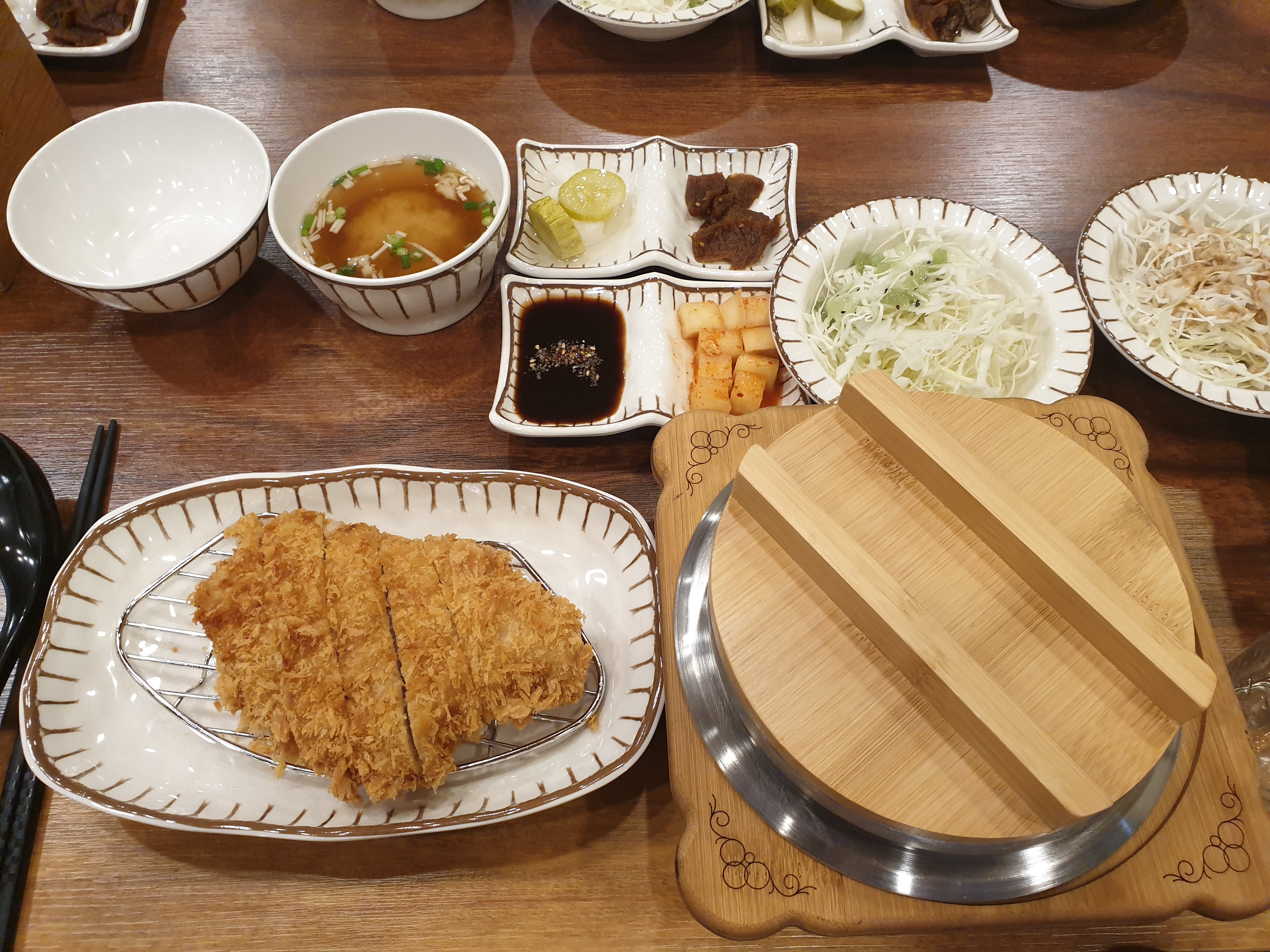 지평돈가스솥밥