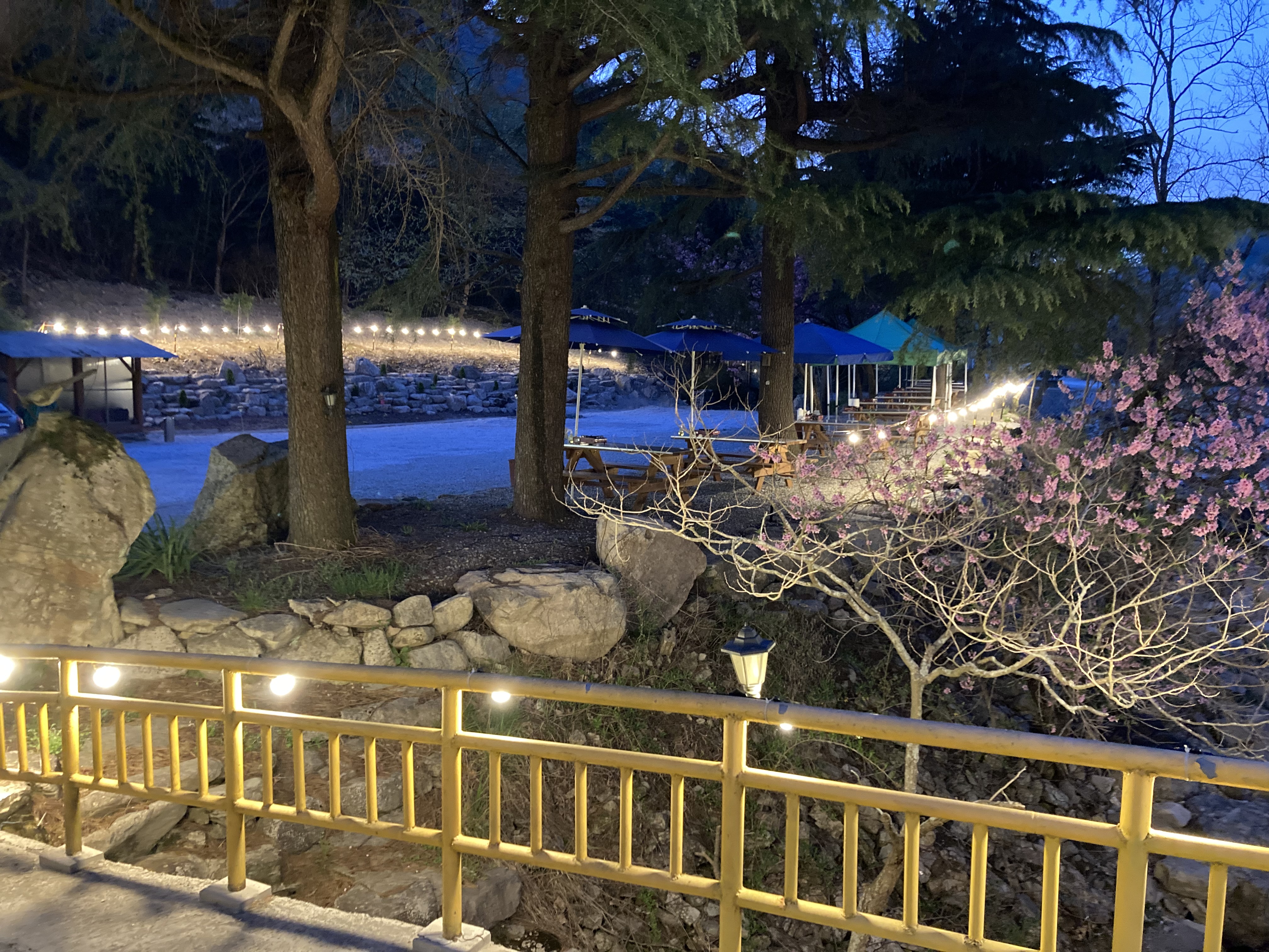 까치산장